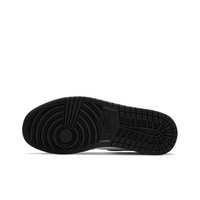 Air Jordan 1 Retro High OG “Light Smoke Grey” - Image 4