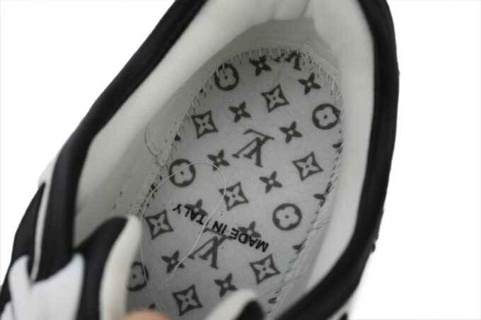 Louis Vuitton Trainer Black White - Image 3