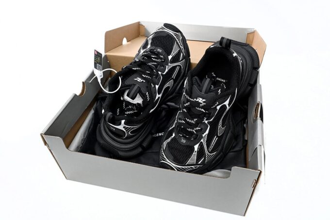 Balenciaga 3XL Black And White - Image 7