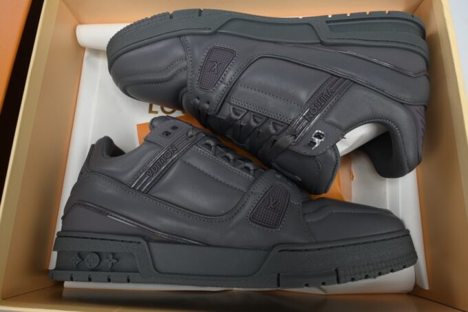 Louis Vuitton Trainer - Image 4