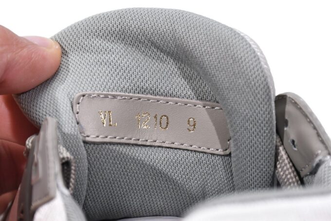 Louis Vuitton Trainer Grey White - Image 10