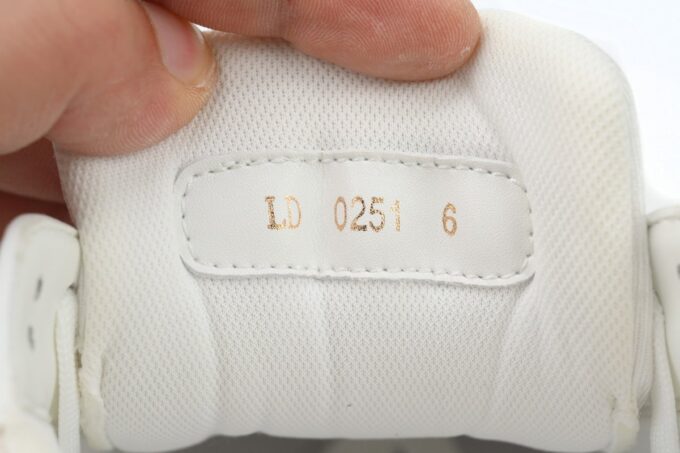 Louis Vuitton Trainer White - Image 3