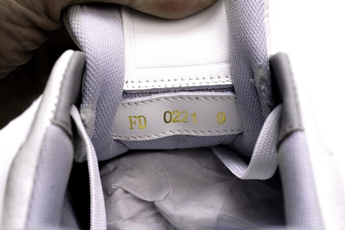 Louis Vuitton Trainer - Image 5
