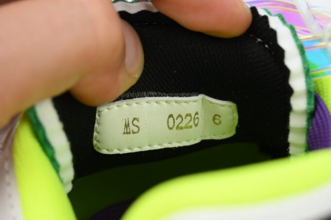 LOUIS VUITTON Trainer Fluorescent Yellow - Image 4