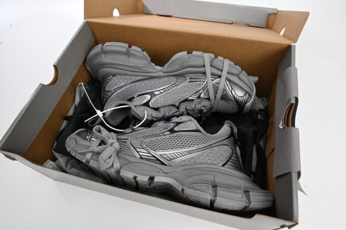 Balenciaga 3XL Silver Grey - Image 4