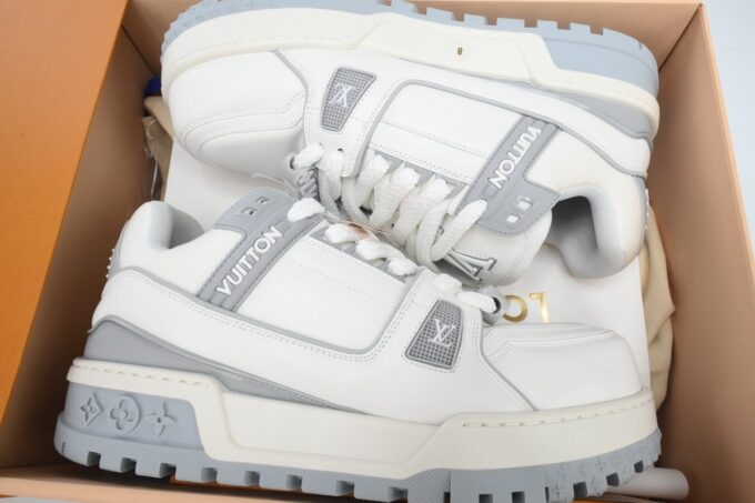 Louis Vuitton White Grey - Image 4