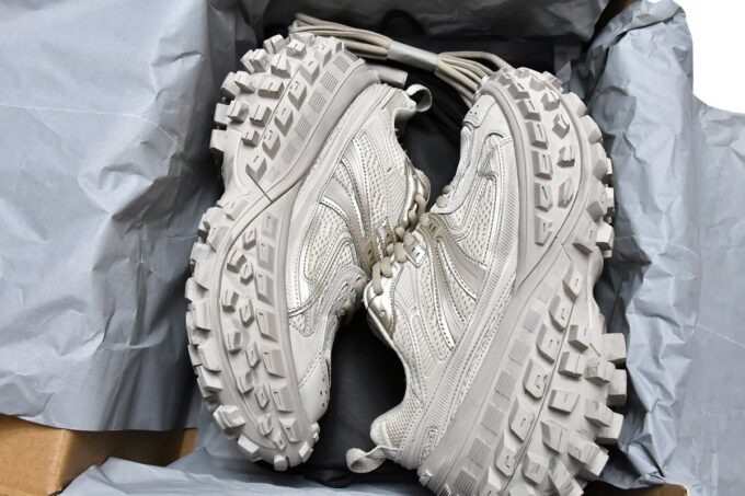 Balenciaga Defender Beige - Image 14