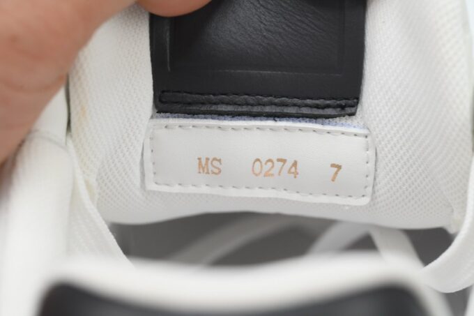 Louis Vuitton Trainer Black White - Image 6