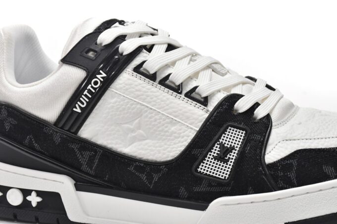 Louis Vuitton Trainer Black And White Cloth Cover - Image 3