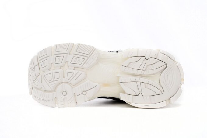 Balenciaga Runner White And Black Characters - Image 10