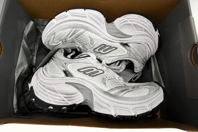 Balenciaga 10XL White and Black - Image 9