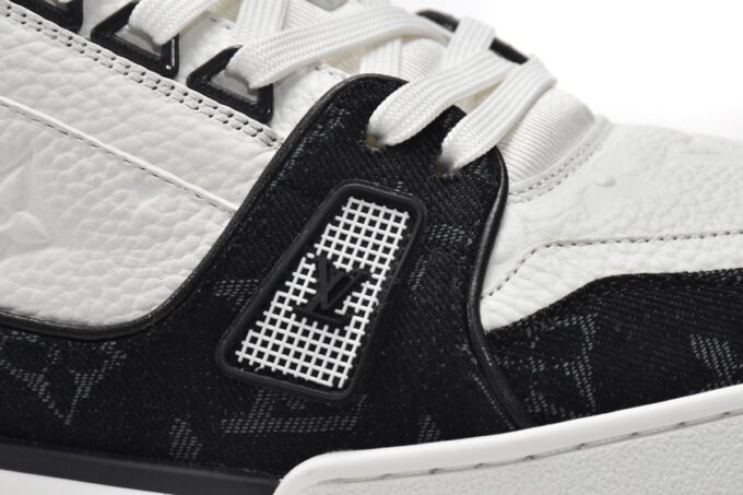 Louis Vuitton Trainer Black And White Cloth Cover - Image 4