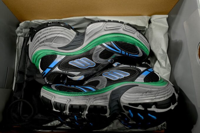 Balenciaga 10XL Black Blue Green - Image 10