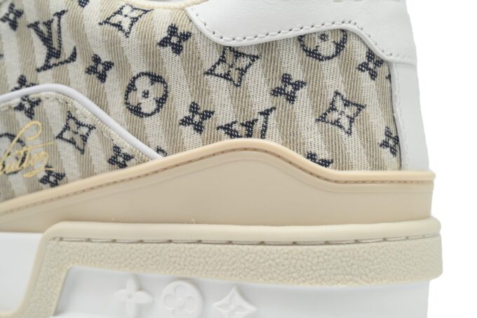 Louis Vuitton Trainer - Image 6