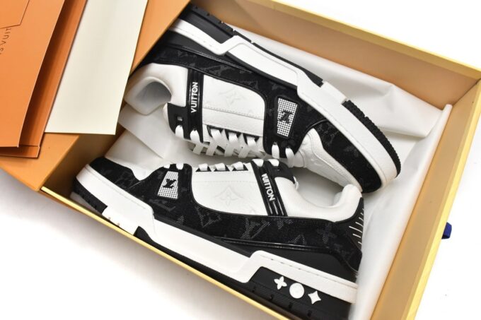 Louis Vuitton Trainer Black And White Cloth Cover - Image 6