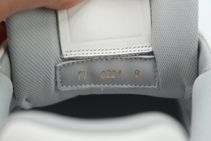 Louis Vuitton Trainer White - Image 10