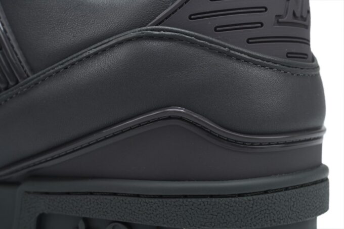 Louis Vuitton Trainer - Image 8