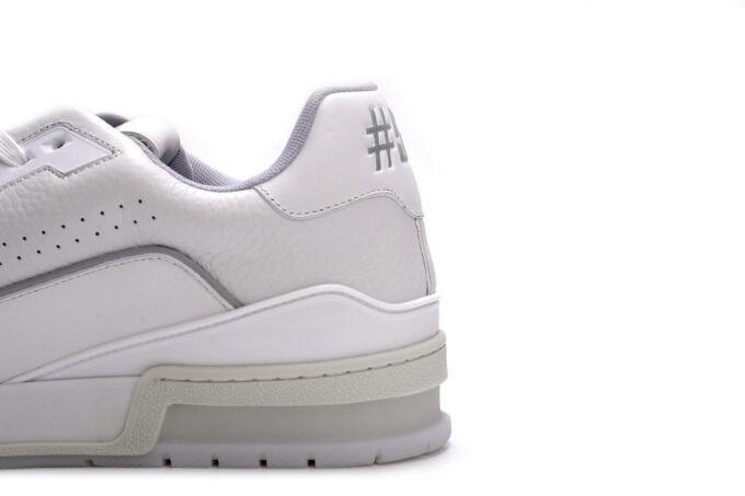 Louis Vuitton Trainer - Image 8