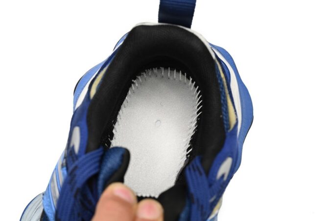 Balenciaga CARGO White Sapphire Blue - Image 9