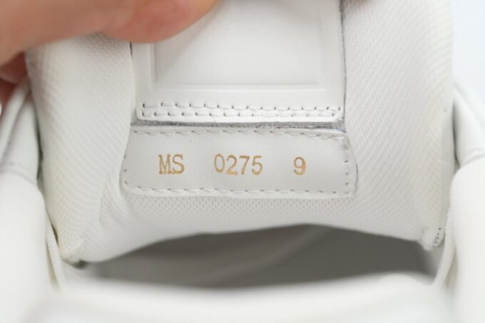 Louis Vuitton Trainer - Image 9