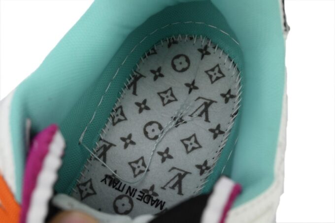 LOUIS VUITTON Trainer Lake Blue - Image 10