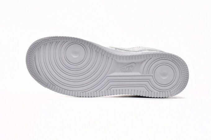 Louis Vuitton x Nike Air Force 1 Triple White - Image 11