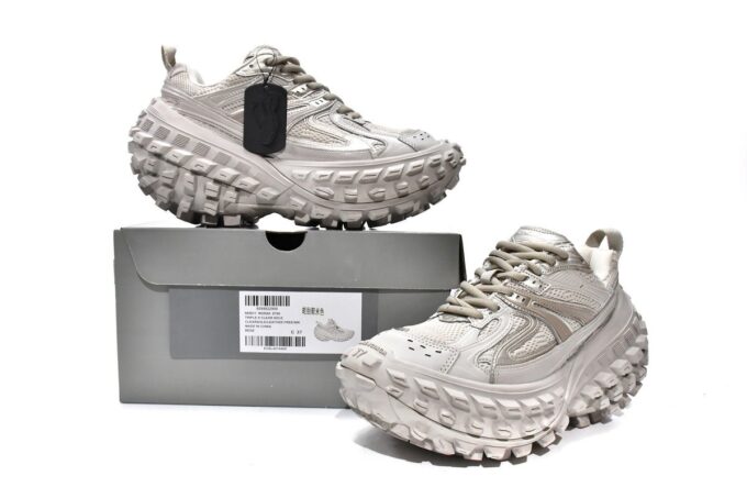 Balenciaga Defender Beige - Image 18