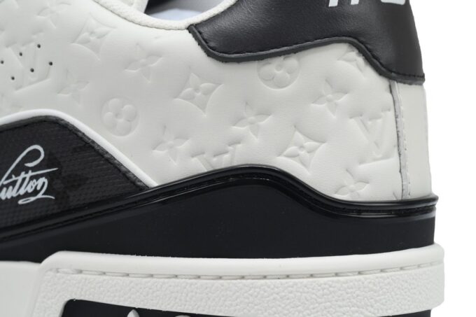 Louis Vuitton Trainer Black White - Image 8
