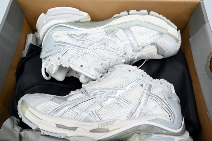 Balenciaga Runner Mi Light Blue - Image 11