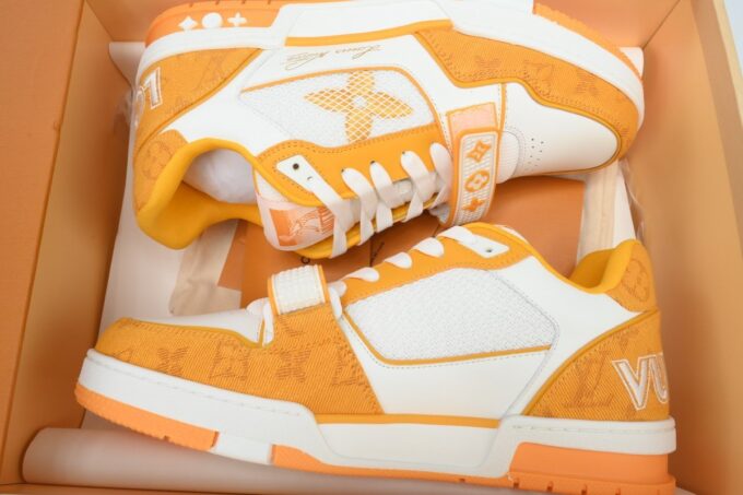 Louis Vuitton Trainer Yellow - Image 11