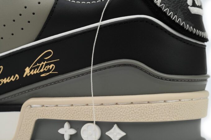 Louis Vuitton Trainer - Image 10