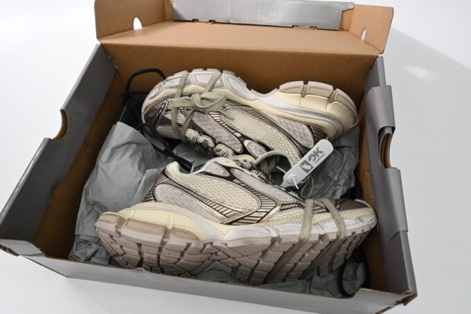 Balenciaga 3XL Black White Gold - Image 13
