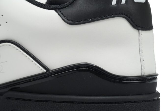 Louis Vuitton Trainer White Black - Image 10