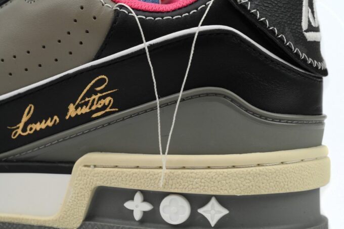 Louis Vuitton Trainer - Image 10