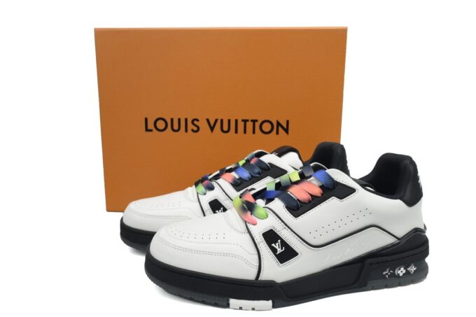 Louis Vuitton Trainer White Black - Image 11