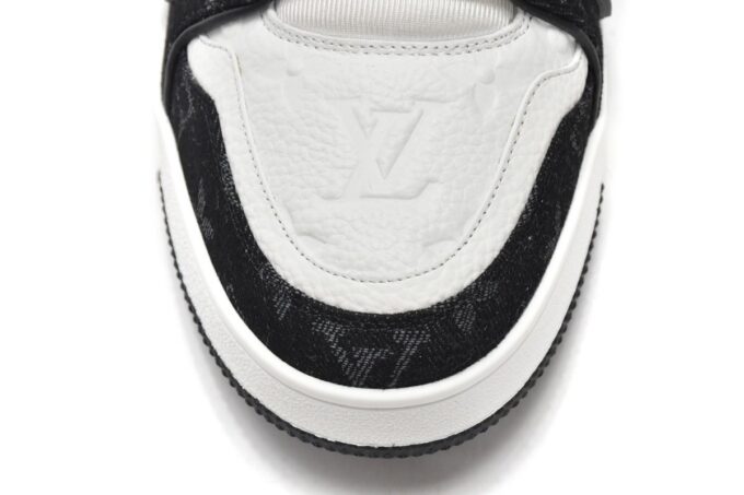 Louis Vuitton Trainer Black And White Cloth Cover - Image 12