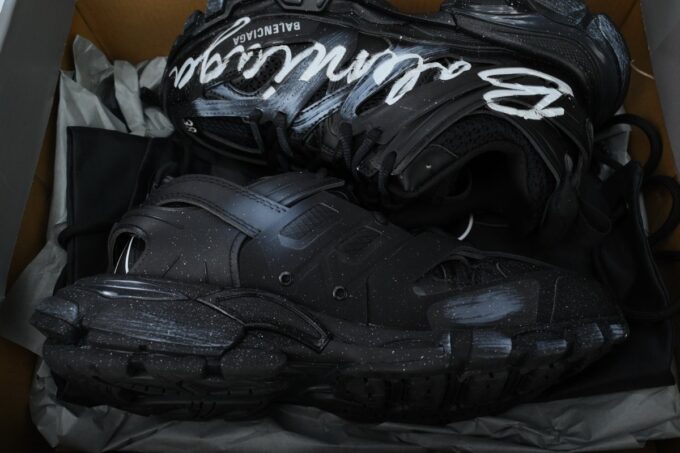 Balenciaga Track Sneaker White Graffiti - Image 11