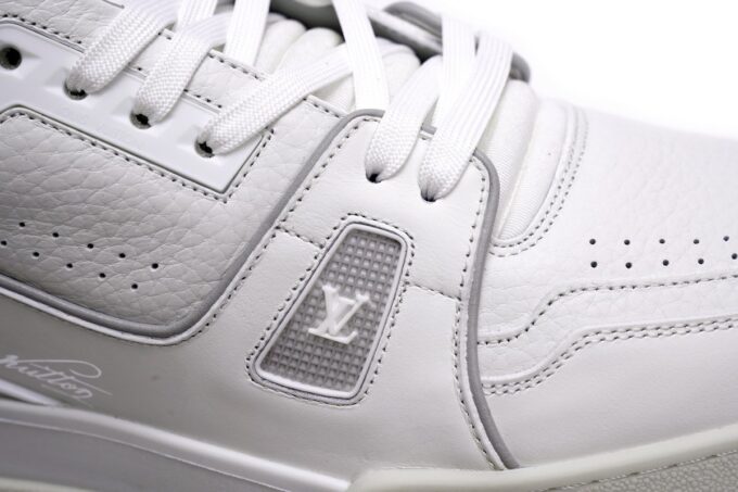Louis Vuitton Trainer - Image 17