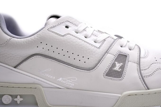Louis Vuitton Trainer - Image 18