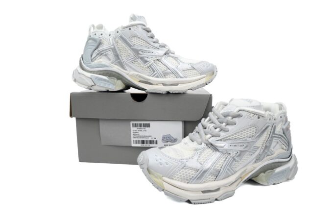 Balenciaga Runner Mi Light Blue - Image 12