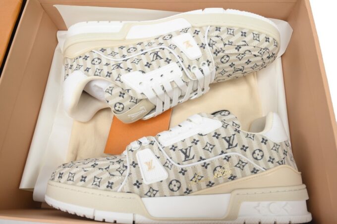 Louis Vuitton Trainer - Image 10