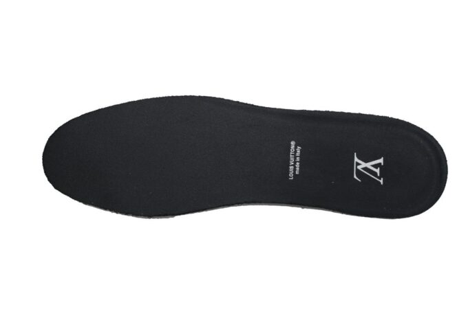 Louis Vuitton Trainer - Image 11