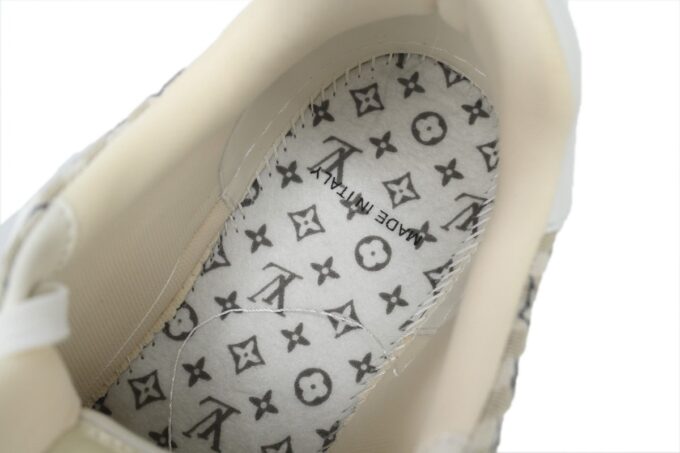 Louis Vuitton Trainer - Image 12