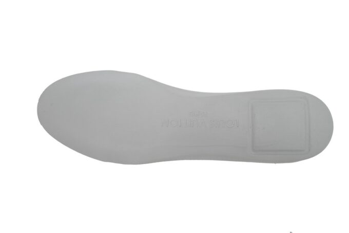 Louis Vuitton Trainer Monogram - Image 12